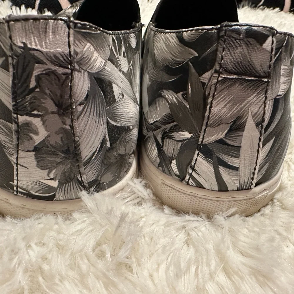 Men’s unlisted belton‎ slip on shoes tropical print size 12m